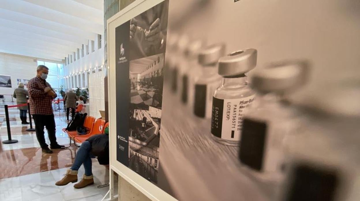 Punto de vacunación contra el coronavirus en Alicante