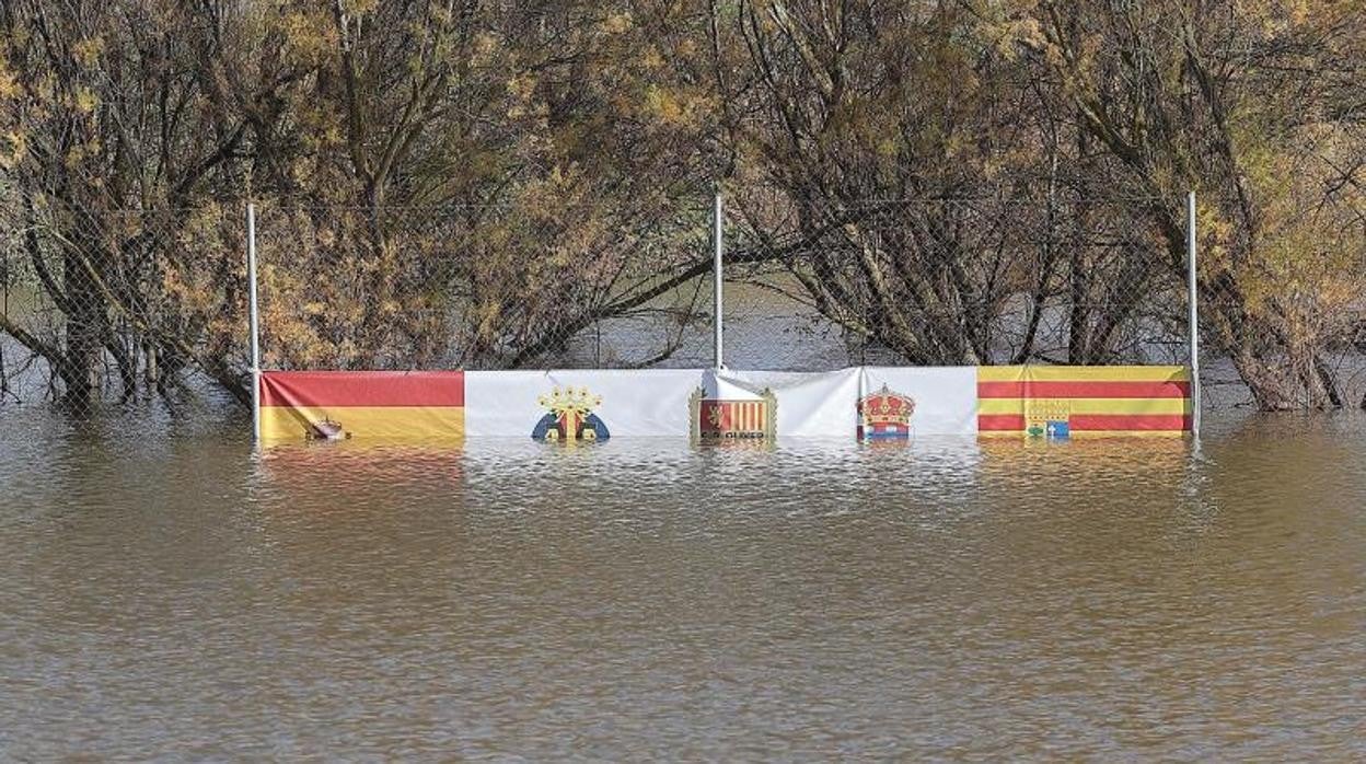 Campos e instalaciones anegadas por las inundaciones del Ebro en Novillas (Zaragoza)