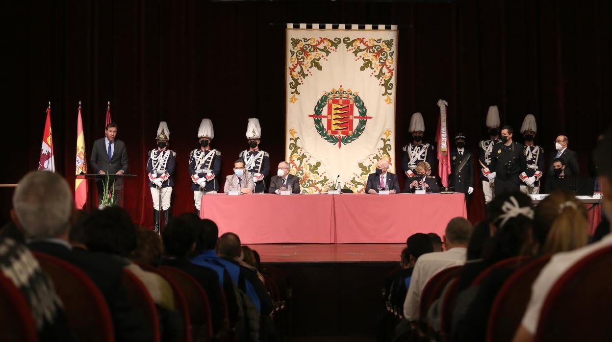 El Día de la Policía en Valladolid homenajea al agente Luis Eduardo Izquierdo, fallecido en acto de servicio