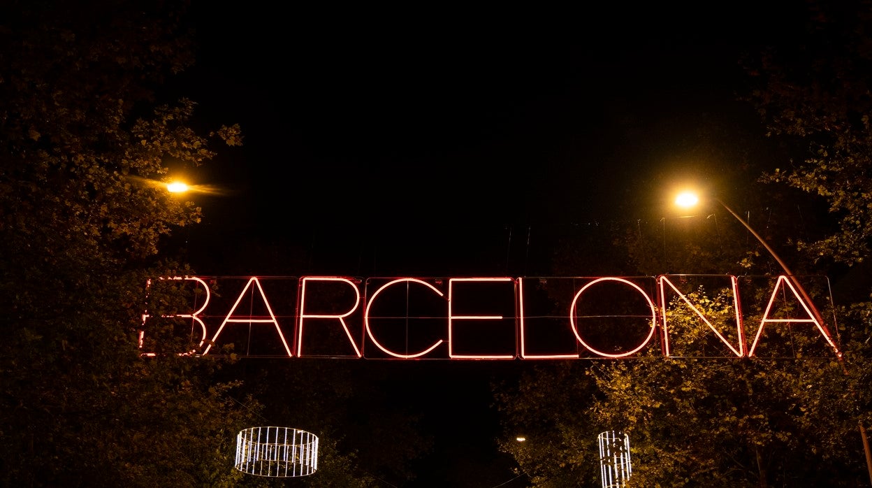 Iluminación navideña por el centro de Barcelona