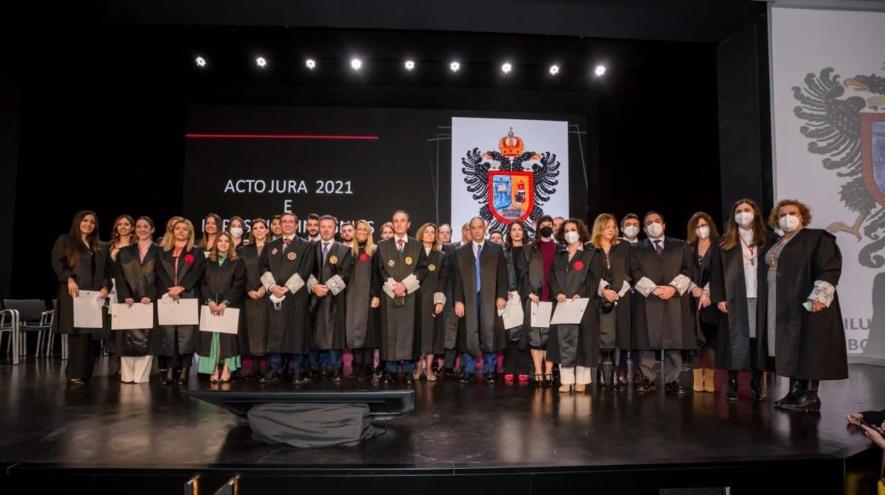 Acto de entrega de títulos a los nuevos abogados