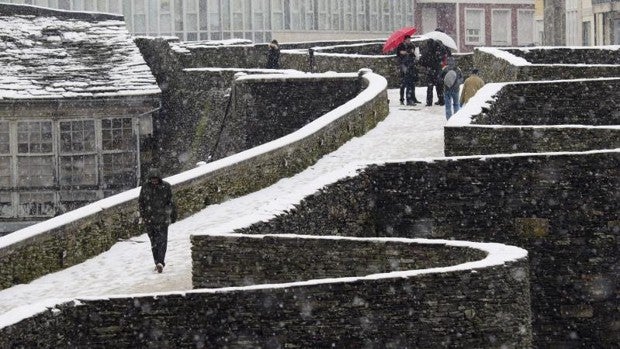 Detienen a un joven en Lugo por la agresión sexual a una mujer encontrada desnuda en plena calle