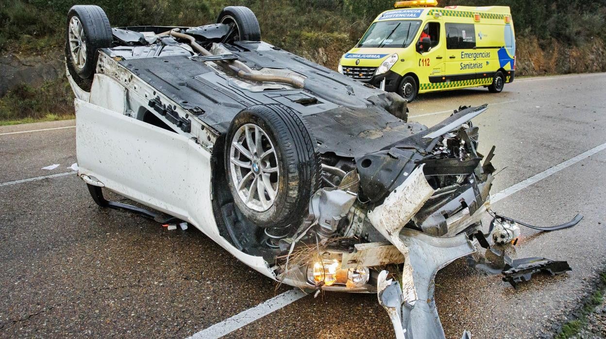 Un herido leve en un accidente en la carretera CL-526 en el término municipal de El Bodón (Salamanca)