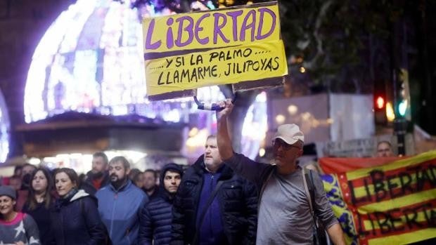 Una nueva protesta en Valencia contra el pasaporte covid habla de «genocidio» y «vacunas de la muerte»