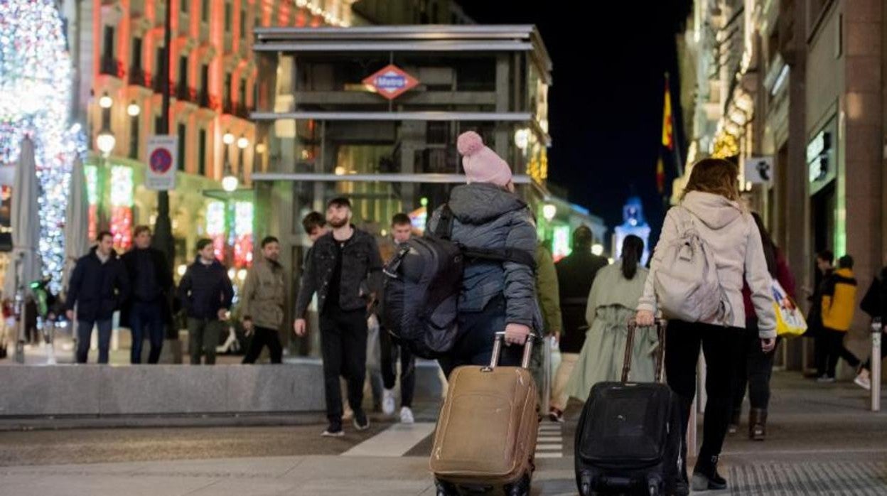 Dos turistas, en el centro de Madrid