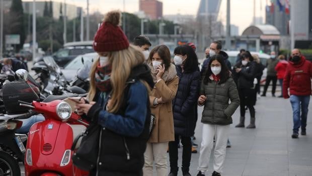 Madrid cree que el pico de la sexta ola llegará la próxima semana