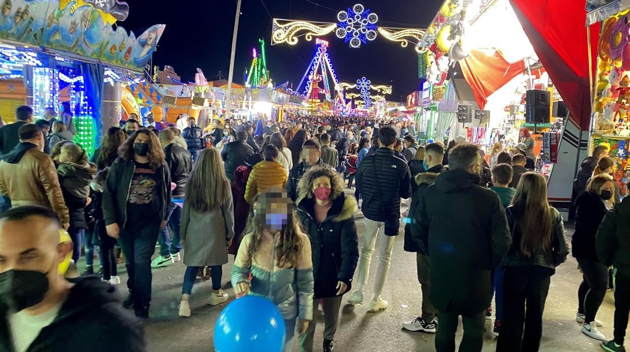 Imagen de un recinto ferial abierto con motivo de las Navidades en Alicante