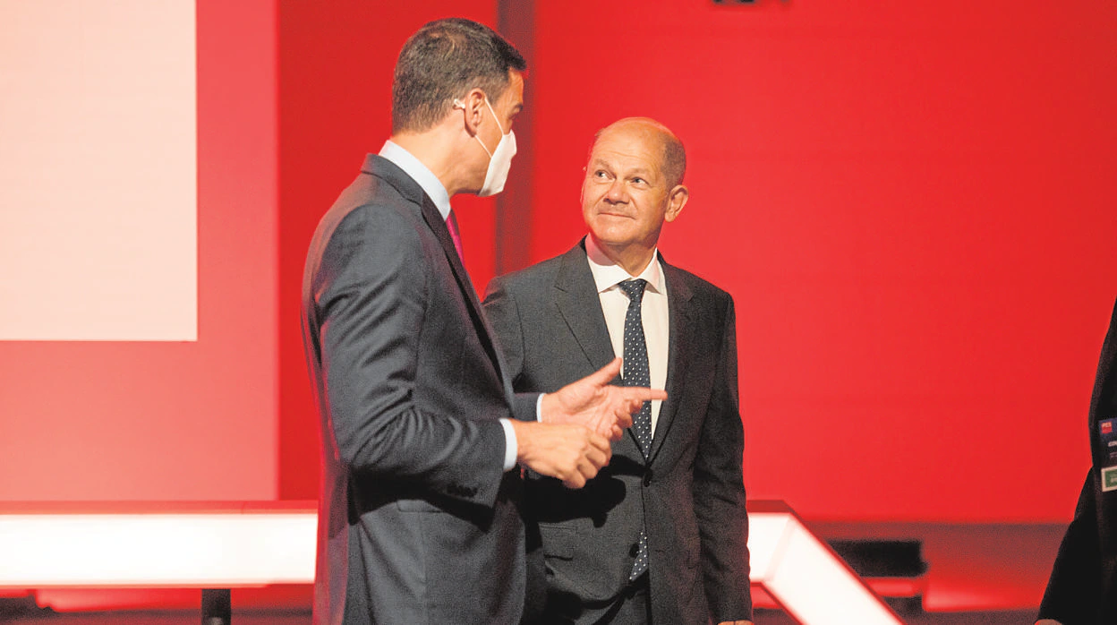 El presidente del Gobierno Pedro Sánchez y el canciller alemán Olaf Scholz