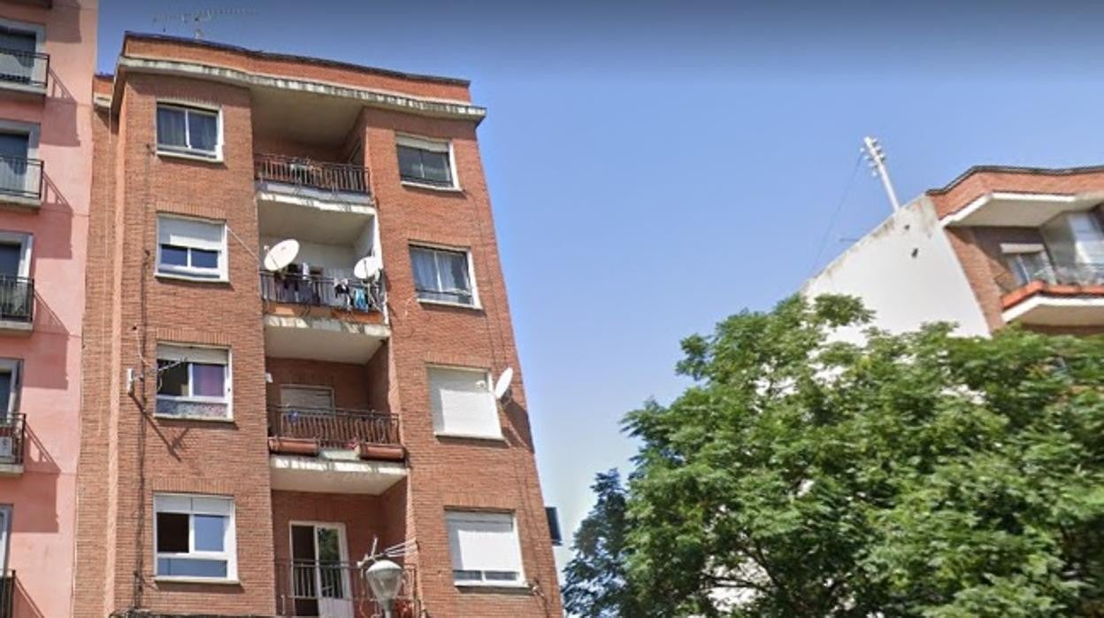 Desde la cuarta planta de este edificio se precipitó la mujer