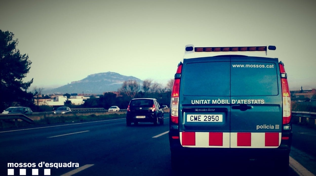 Imagen de archivo de una unidad de tráfico de los Mossos