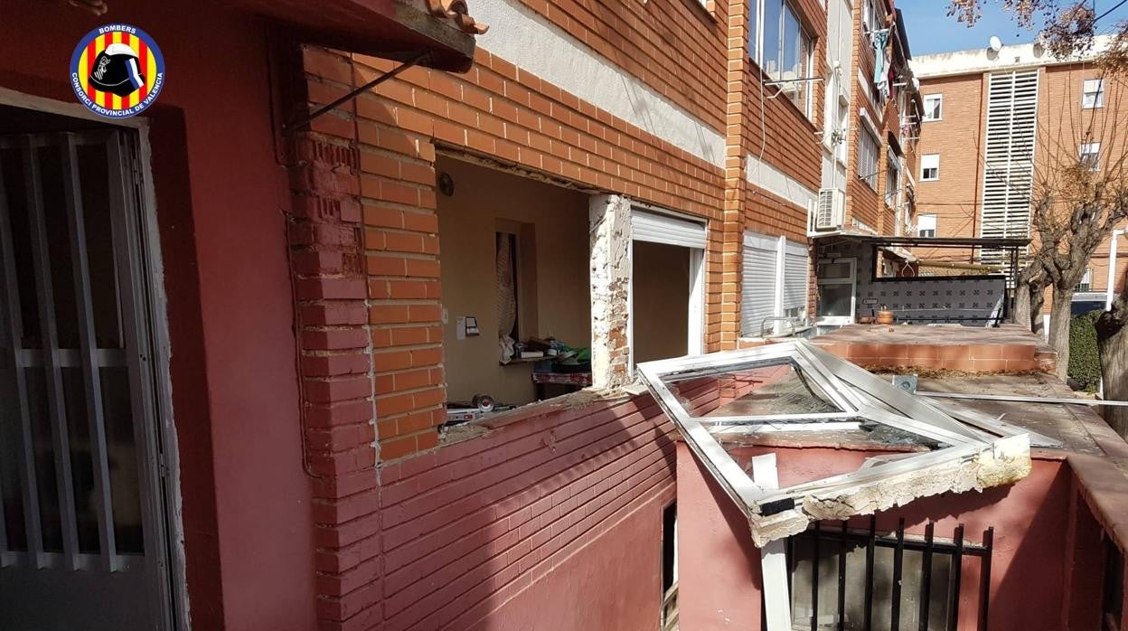 Imagen del estado de la vivienda en la que se ha producido una explosión de gas en Buñol (Valencia)