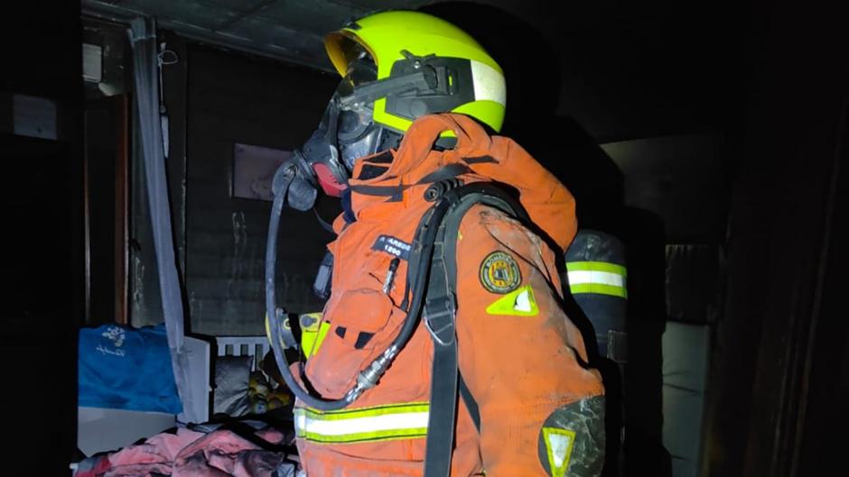 Rescatan a cinco personas en el incendio de una vivienda en Algemesí (Valencia)