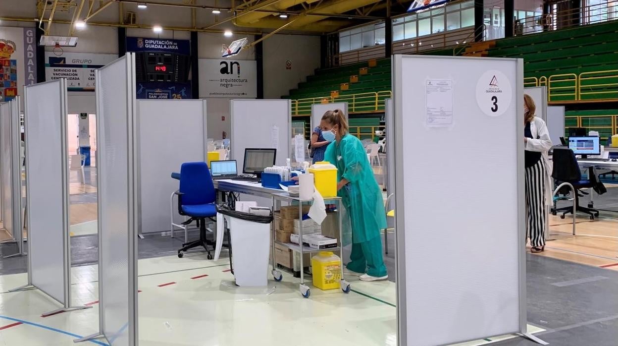 Este jueves reabre como servicio de vacunación el polideportivo San José de Guadalajara