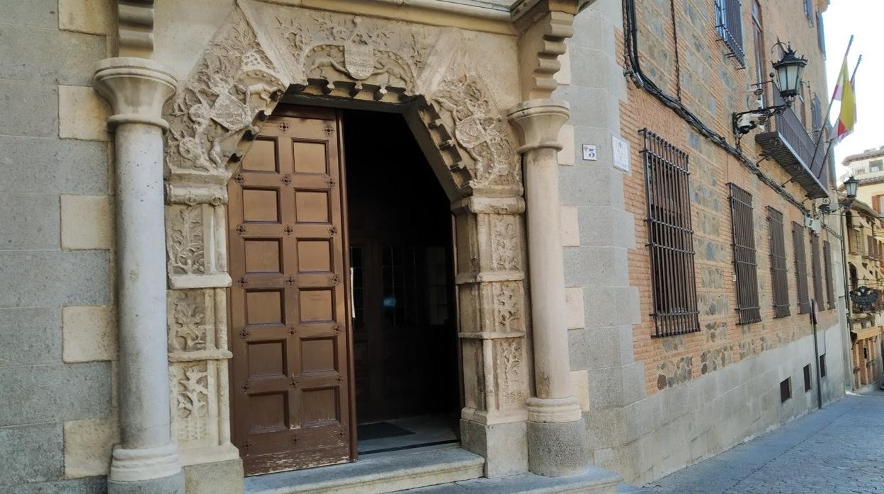 Entrada a la Audiencia Provincial de Toledo, este mediodía