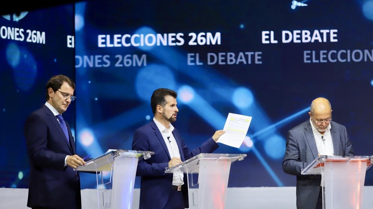 Los tres candidatos que se confrontarán en esta convocatoria durante el debate de la última, que se celebró en mayo de 2019