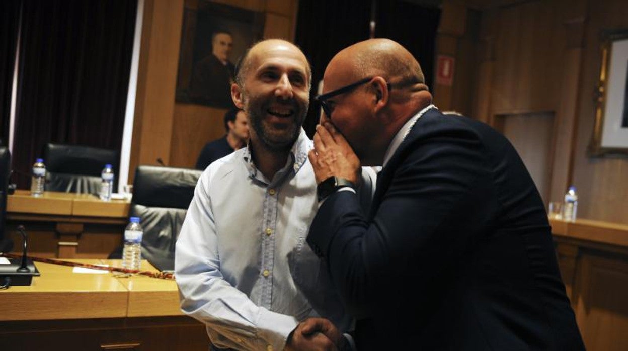 El alcalde orensano, Gonzalo P. Jácome, y el presidente de la Diputación, Manuel Baltar, en una imagen de archivo