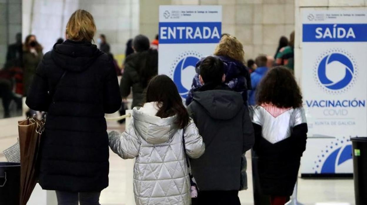 Cola de vacunación en Santiago de Compostela