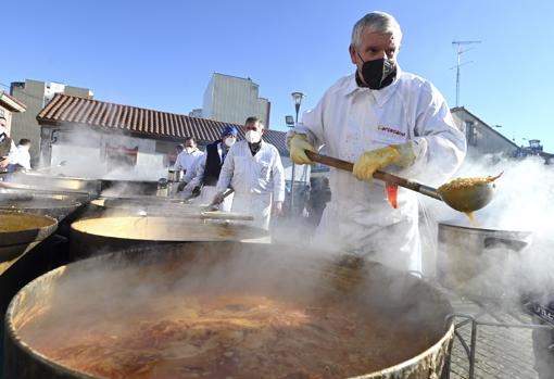 Burgos celebra la tradicional fiesta de los Titos con motivo de San Antón