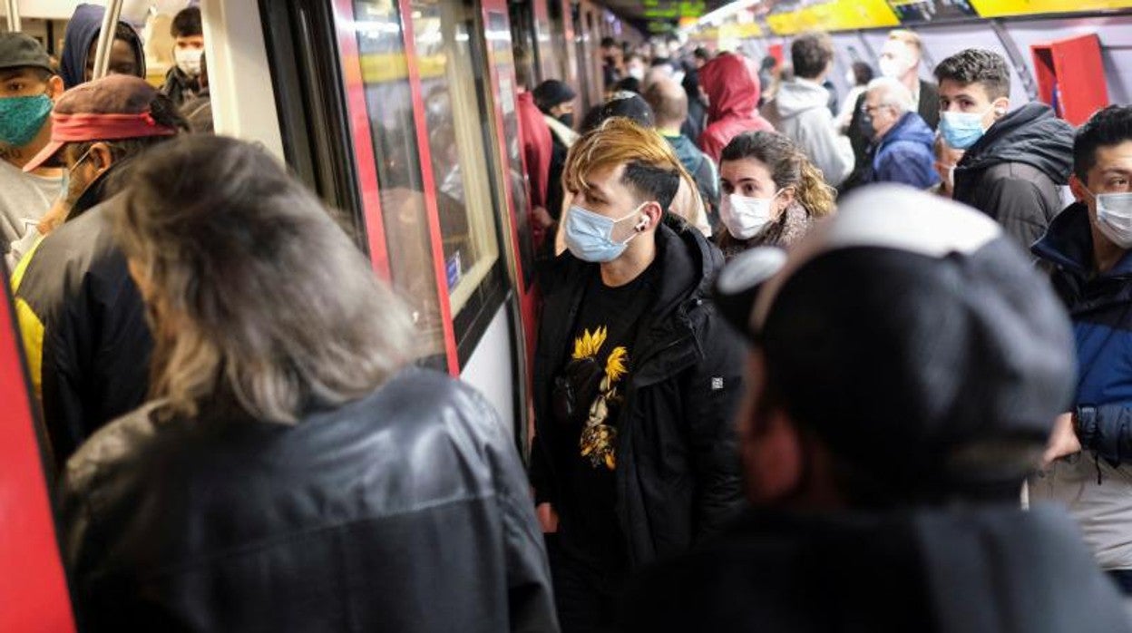 Usuarios del Metro de Barcelona, hace unos días