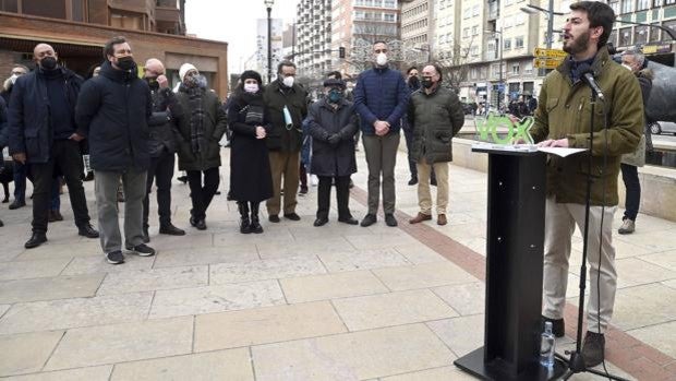 La Junta Electoral avala la exclusión de Vox de los debates por no tener grupo en las Cortes