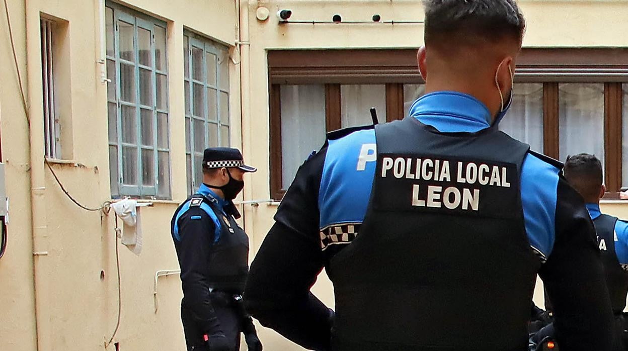 Agentes de la Policía Local de León