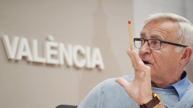 Ribó cambia el plan de subvenciones de Valencia para dar 25.000 euros anuales a la «ONG del catalán»