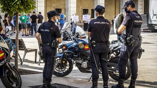 Cinco hombres cometen abusos y agresión sexual a dos menores de permiso de un centro de acogida en Alicante