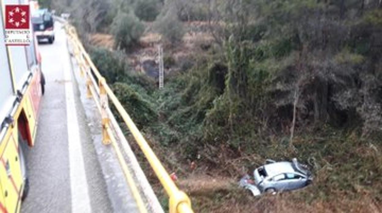 Imagen del coche siniestrado en la localidad de Navajas