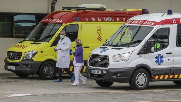 Un coche atropella a dos menores de 12 y 16 años en Valencia