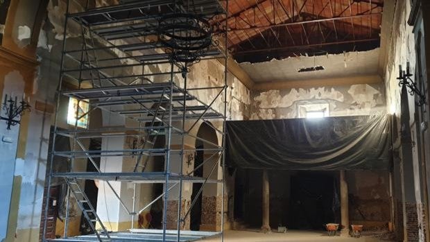 Con 100.000 euros de feligreses arrancan las obras para devolver la luz a la iglesia parroquial de Carranque