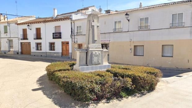 Santa Cruz de la Zarza retirará la 'Cruz de los Caídos' de la calle y la llevará al cementerio