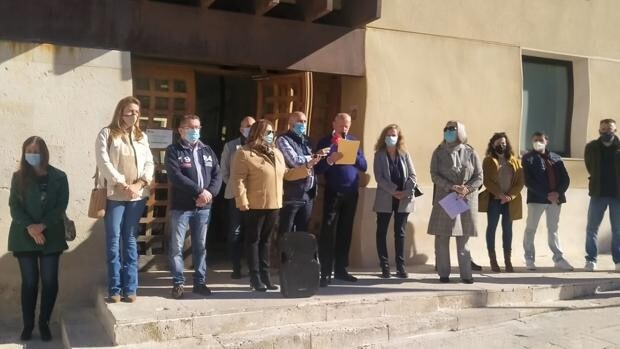 Vecinos de Villalbilla protestan contra la pederastia por la presencia del presunto violador el Toba en el pueblo