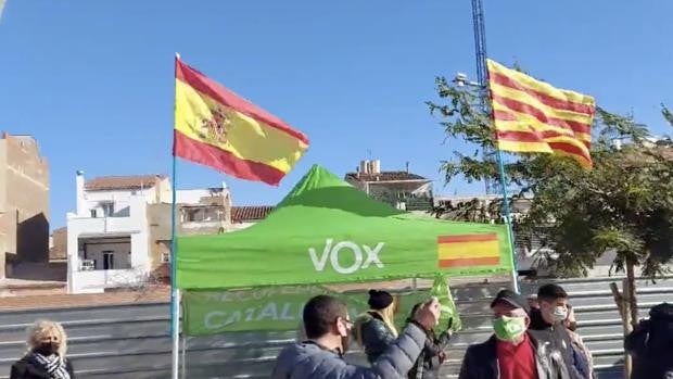 Increpan a integrantes de Vox en Badalona