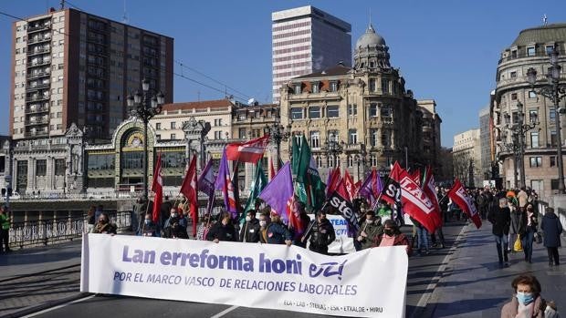 Los empresarios vascos presionan pero el PNV no se mueve y mantiene su rechazo a la reforma laboral