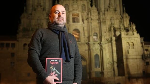 Javier Peña: «Sobrepoblamos las librerías y esa guerra brutal perjudica a todos los escritores»