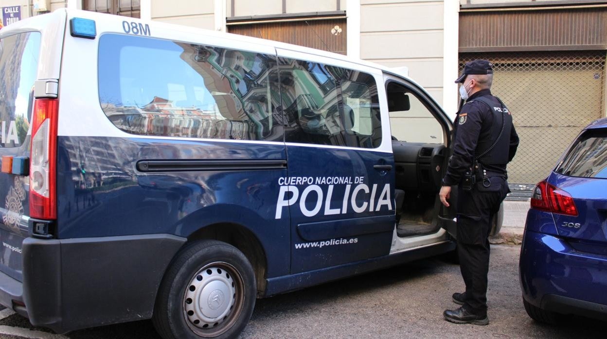 Imagen de recurso de un furgón de la Policía Nacional en Valencia