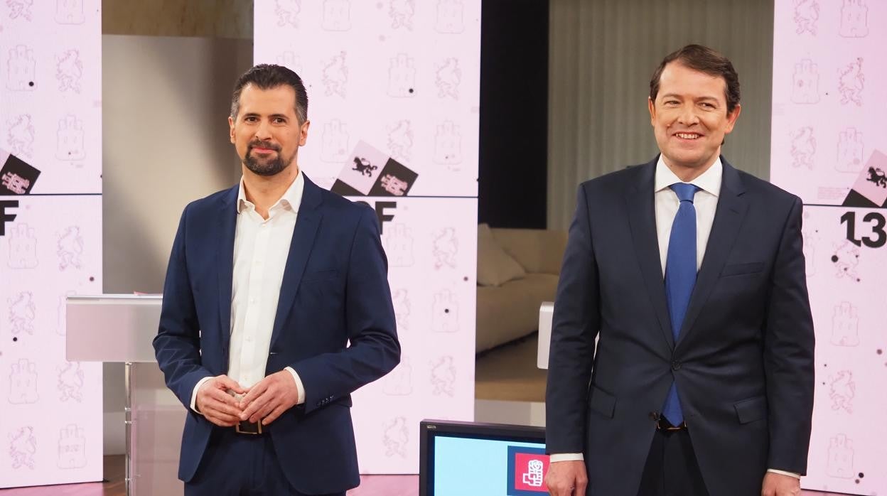 Luis Tudanca y Alfonso Fernández Mañueco, antes de participar en el primer debate electoral