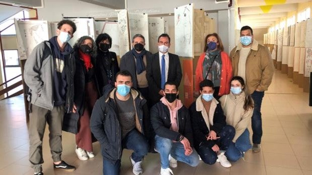 Los alumnos de la Escuela de Arquitectura exponen sus propuestas para los espacios del IES 'El Greco'