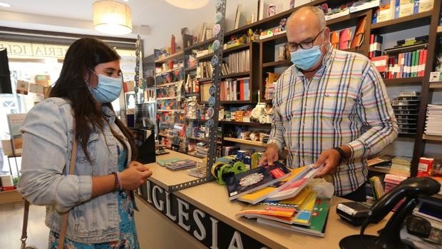 La Junta amplía los umbrales de renta para beneficiarse de la gratuidad de los libros de texto