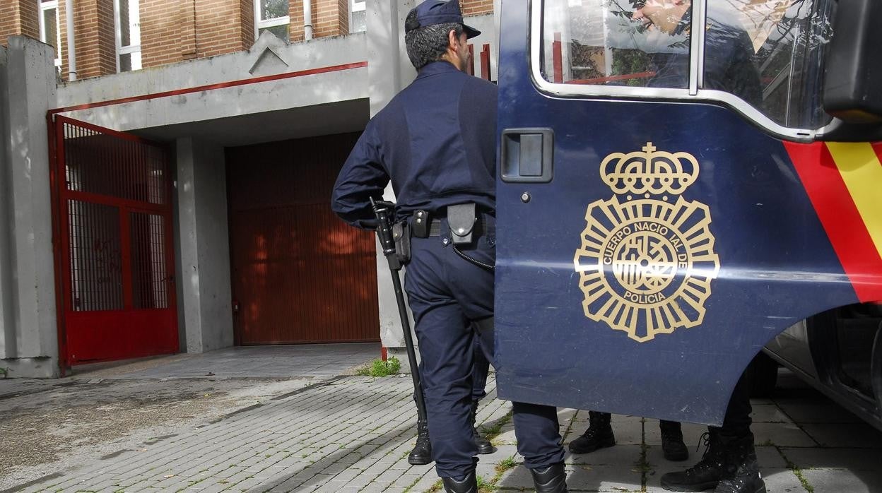 Agentes de la Policía Nacional en Coslada, en una foto de archivo