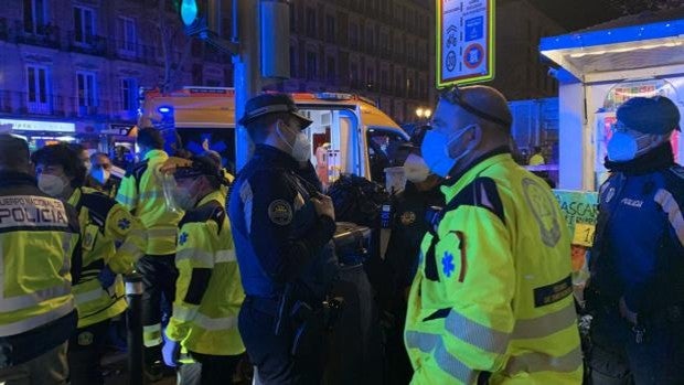 Noche de acuchillamientos en Madrid: muere un menor de 15 años y otro joven de 25 en dos reyertas en Atocha y Usera