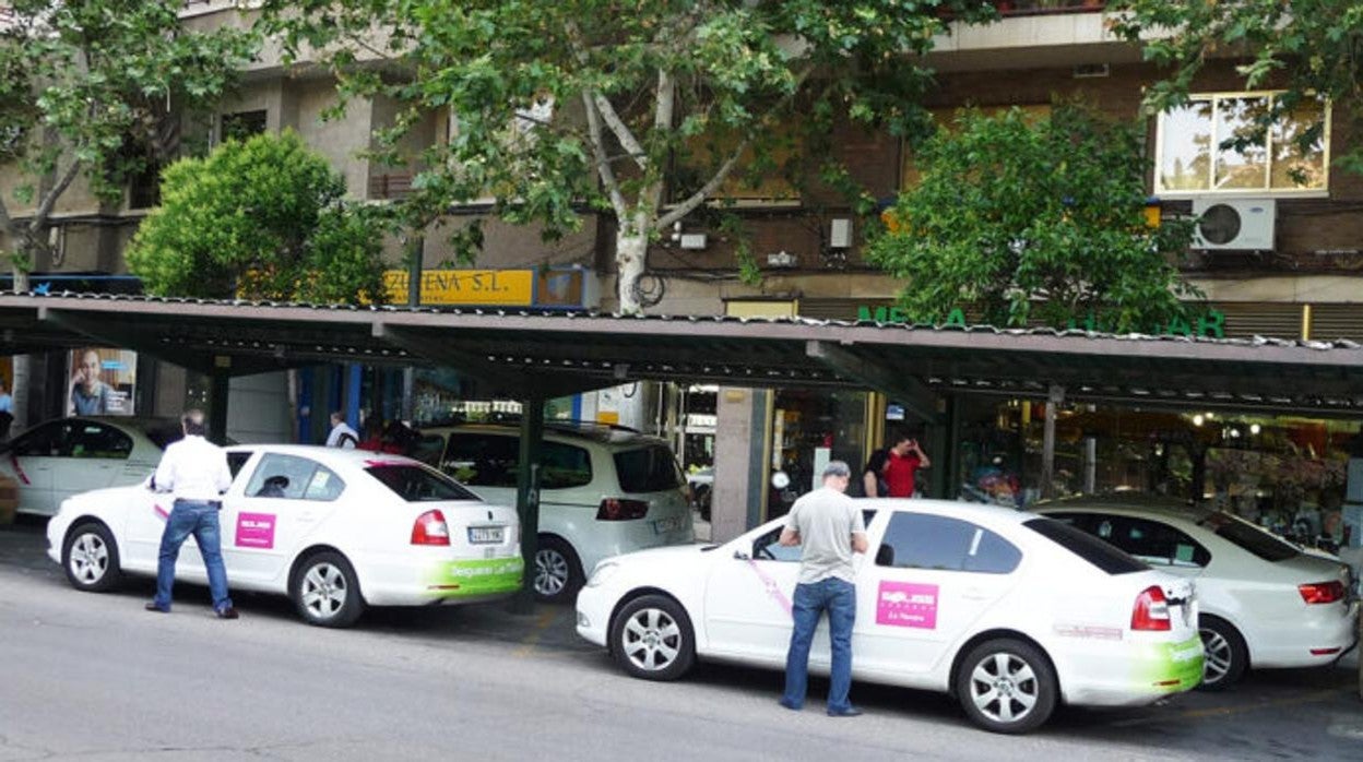 Según Radiotaxi Puertollano, los taxistas sufren «todos los días episodios de faltas de respeto e impagos sistemáticos tras recibir amenazas e insultos»