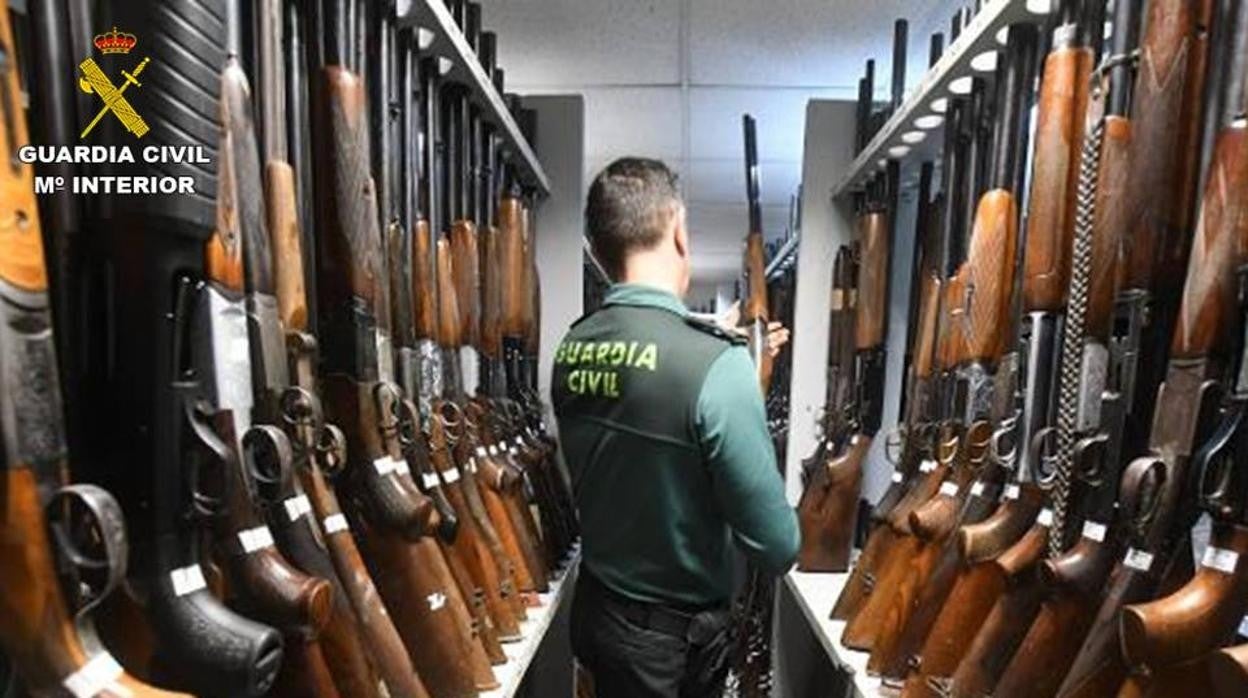 Armas intervenidas por la lGuardia Civil