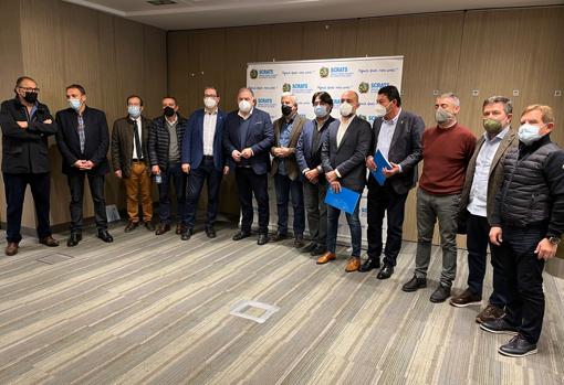 Representantes de los regantes del trasvase Tajo-Segura, en su reunión del Círculo del Agua