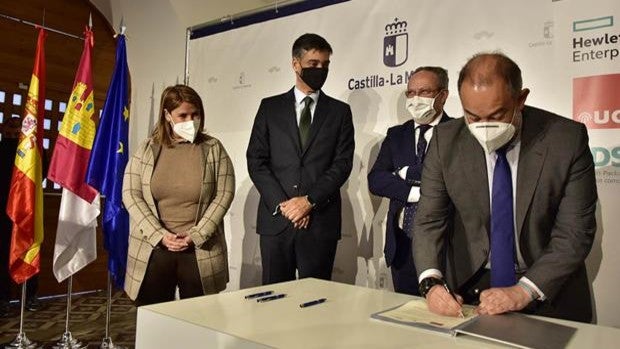 Acuerdo para fomentar el desarrollo empresarial y el talento joven en Castilla-La Mancha