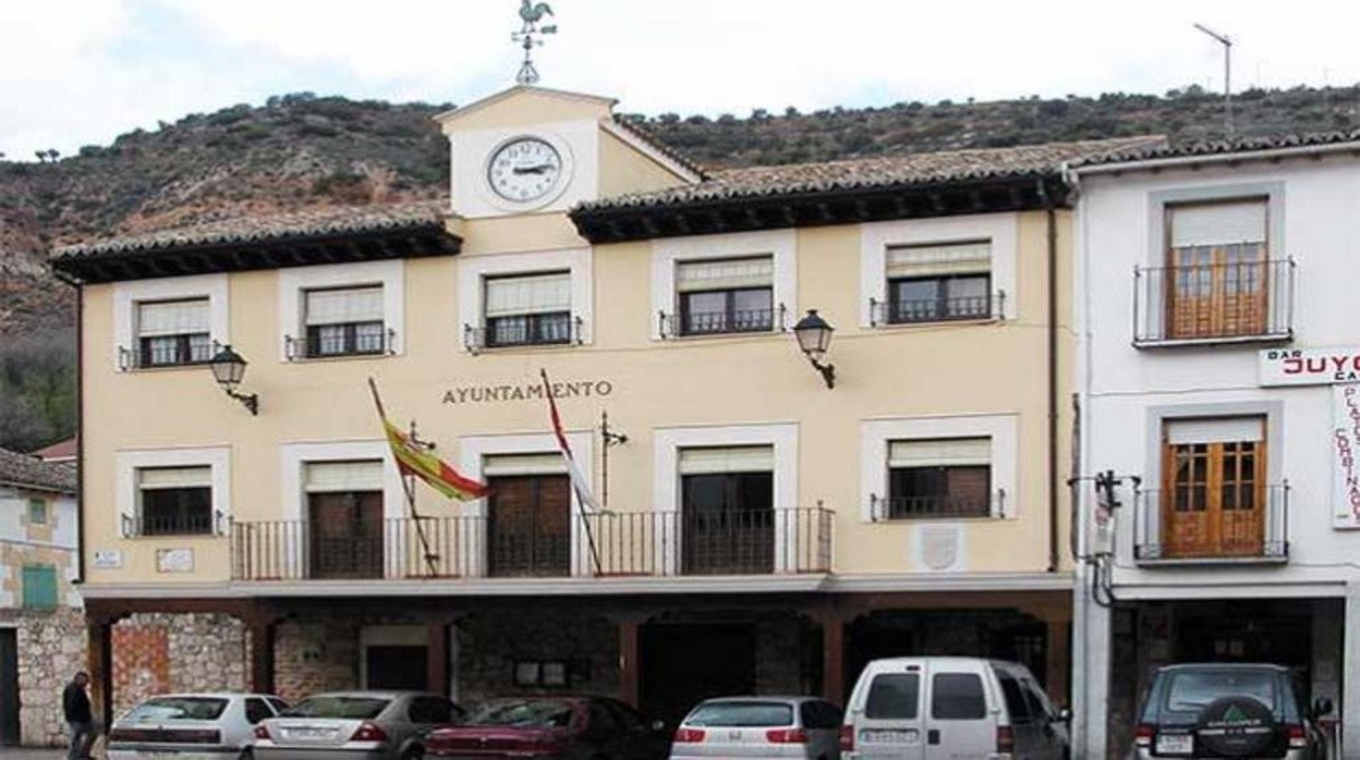 Archivan la denuncia de Cs contra el alcalde de Tendilla