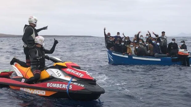 Rescatados 197 migrantes en las últimas horas en aguas cercanas a Canarias