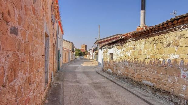 Fallece intoxicado por una estufa de leña en la localidad salmantina de Pedrosillo El Ralo