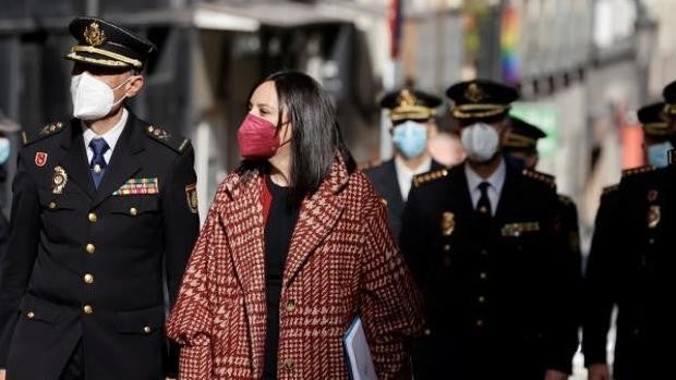 La delegada del Gobierno promete mano dura contra las bandas latinas en Madrid