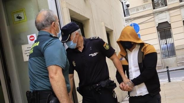 Condenan a doce años de prisión a dos narcotraficantes que mataron a tiros a un hombre en Alicante